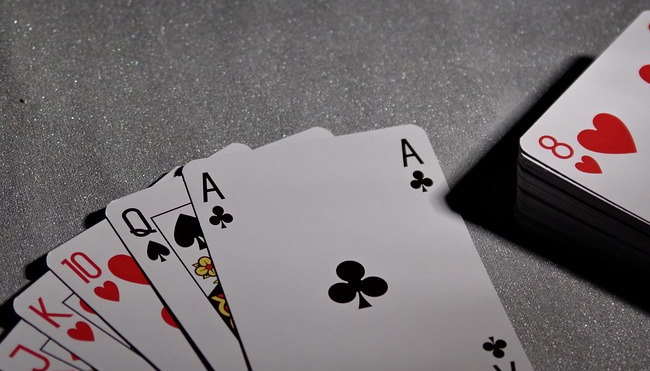 Mainkan Poker Online Dengan Menipu Lawan
